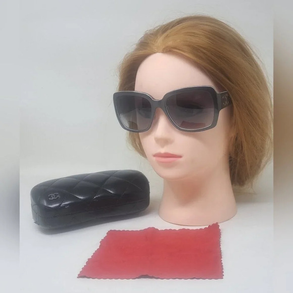 NWOT CHANEL Women's Sunglasses Gradient Tint CC Logo 5221-A 56-19-135 - Picture 1 of 16